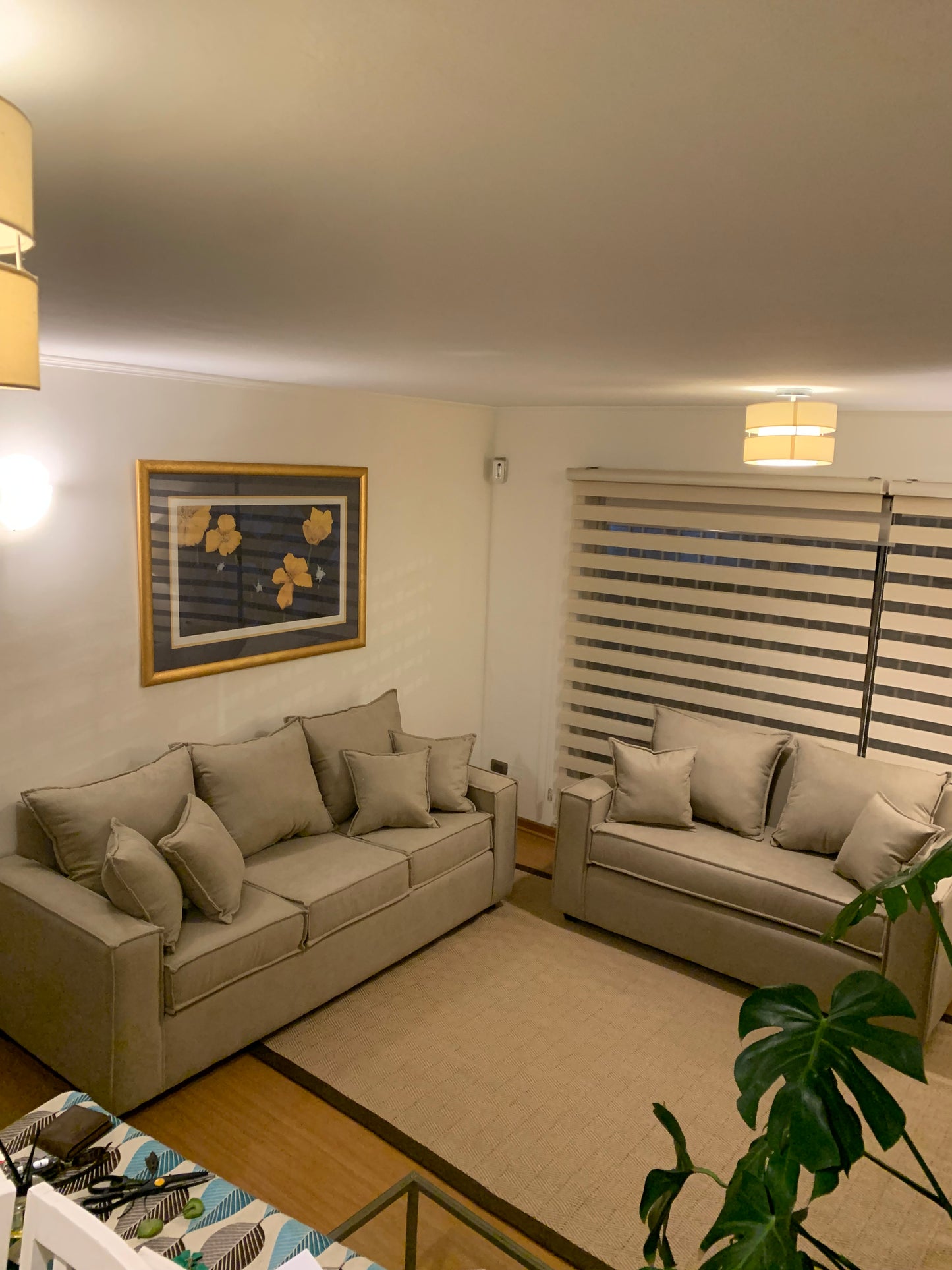 Juego de Living Homero Sofás 3 y 2 Cuerpos con Resortes Pocket Color Beige