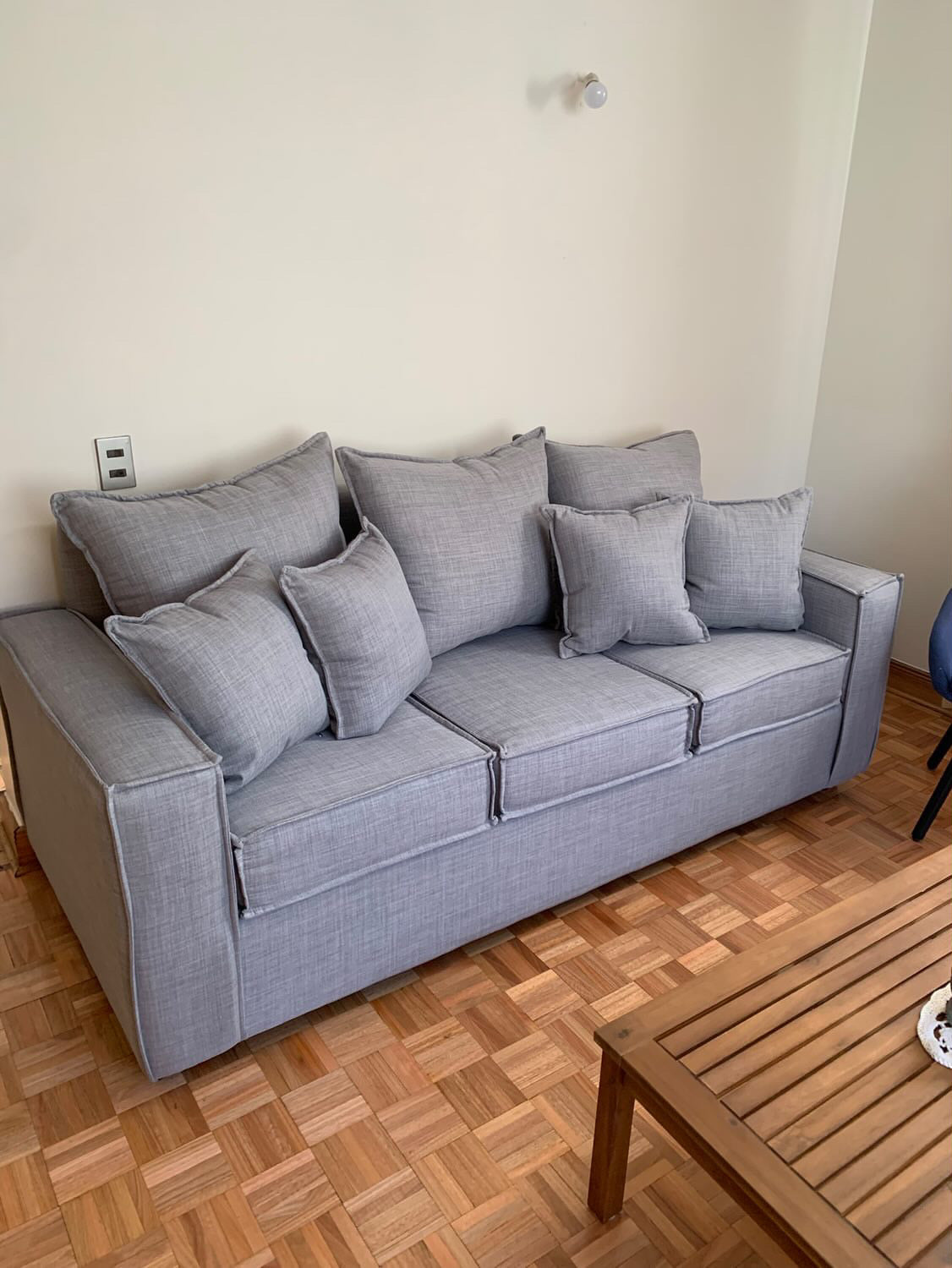 Sofá 3 Cuerpos Homero con Asientos de Resortes / Varios Colores / Estilo Clásico y Asiento Caramelo